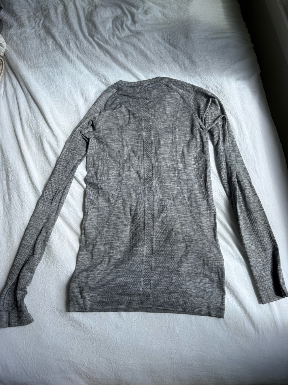 Lulu lemon swiftly tech long-sleeve shirt (hip length) grey - Picture 3 of 3